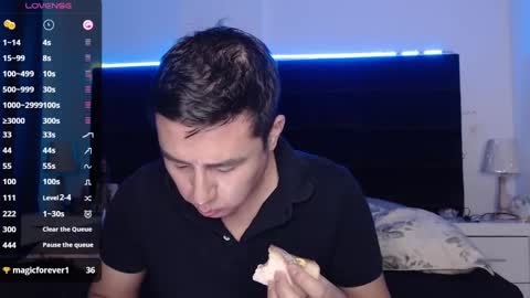 andrewmhilton_ online show from January 28, 2:21 am