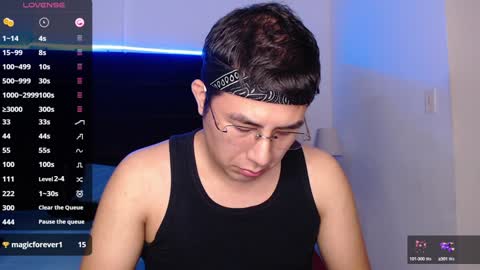 andrewmhilton_ online show from February 26, 1:43 am