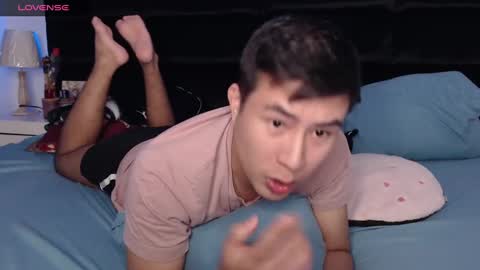 andrewmhilton_ online show from March 8, 2:34 am