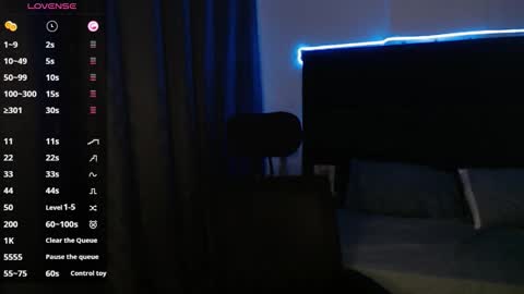 andrewmhilton_ online show from September 25, 1:42 am