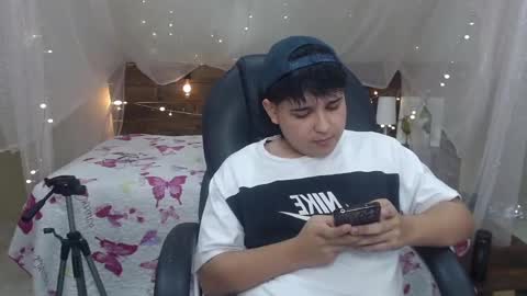 ANDREW online show from December 22, 3:44 pm