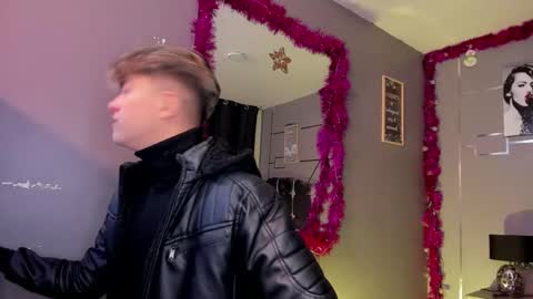 Snapshot of andrius_24 chatting on December 2, 11:34 am      online show from December 2, 11:34 am