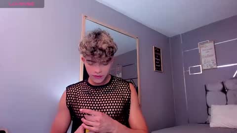 Snapshot of andrius_24 chatting on January 18, 12:47 pm      online show from January 18, 12:47 pm