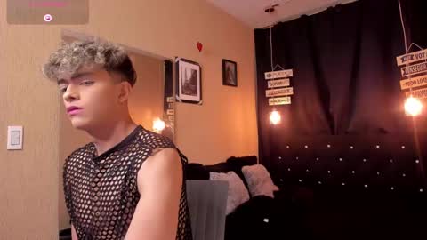 Snapshot of andrius_24 chatting on February 24, 1:21 pm      online show from February 24, 1:21 pm