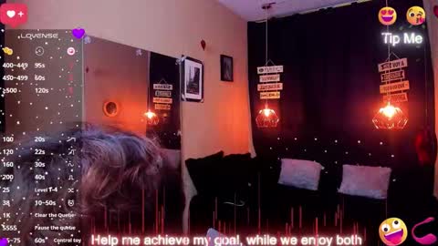 Snapshot of andrius_24 chatting on September 18, 6:54 pm      online show from September 18, 6:54 pm
