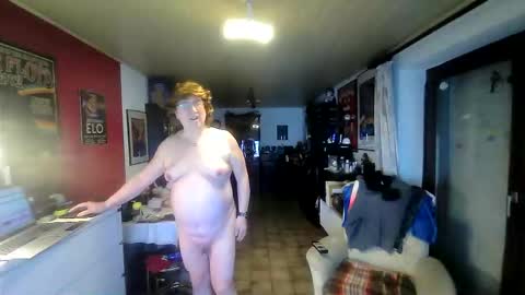 Snapshot of androgynia1 chatting on October 13, 5:51 am androgynia online show from October 13, 5:51 am