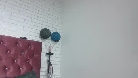 Snapshot of andromedashine chatting on February 15, 1:27 pm vero paez online show from February 15, 1:27 pm