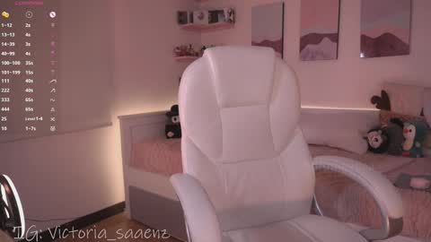 Victoria Senz  online show from December 19, 3:41 pm