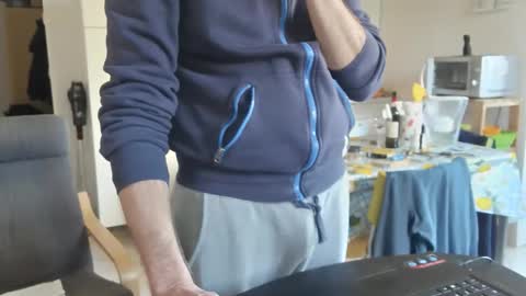 androx77 online show from November 17, 11:38 am