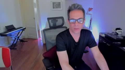 Snapshot of andy0pandi chatting on December 7, 7:49 am Andrew online show from December 7, 7:49 am