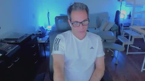 Andrew online show from March 6, 4:42 am