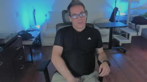 Andrew online show from April 25, 2:25 pm