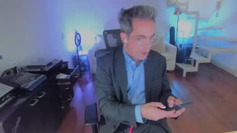 Andrew online show from June 20, 2:20 pm