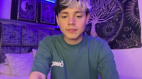 Andy online show from December 3, 6:28 pm