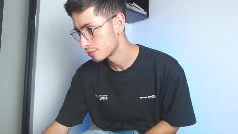 Snapshot of andy_collins__ chatting on September 30, 2:38 am andy_collins__ online show from September 30, 2:38 am