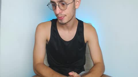 Snapshot of andy_collins__ chatting on October 3, 12:51 am andy_collins__ online show from October 3, 12:51 am