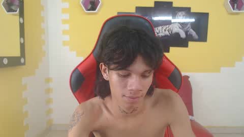 andy_dan1 online show from December 27, 7:35 pm