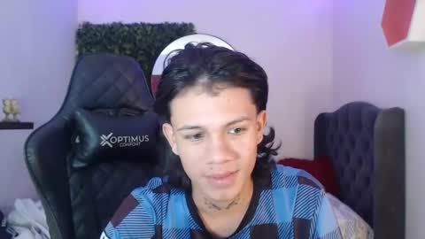 andy_dan1 online show from January 15, 1:31 pm