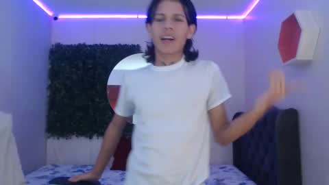 andy_dan1 online show from January 30, 8:10 pm