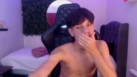 andy_dan1 online show from February 25, 3:38 pm