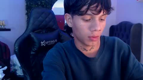 andy_dan1 online show from March 5, 2:14 am