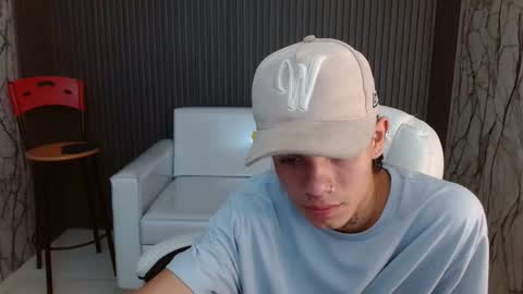 andy_dan1 online show from October 23, 3:33 pm