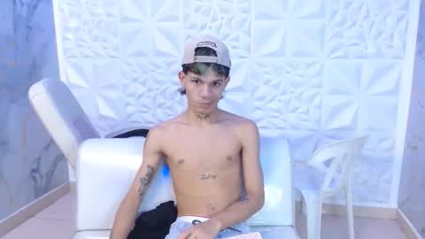 andy_dan1 online show from April 14, 7:53 pm