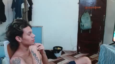 andy_dan1 online show from May 28, 7:16 am