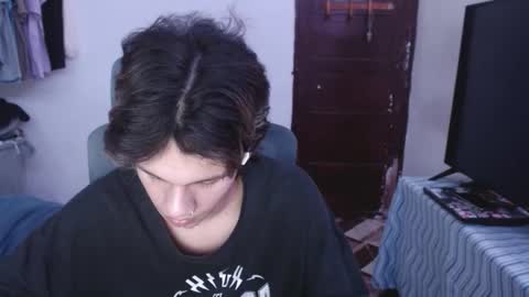 andy_dan1 online show from June 3, 8:06 am