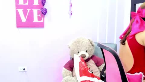 Snapshot of andy_gamboa chatting on February 20, 11:31 am Andrea online show from February 20, 11:31 am