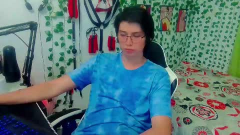 Snapshot of andy_gray01 chatting on April 19, 6:10 pm Andy Gray online show from April 19, 6:10 pm
