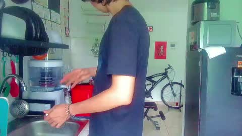 Snapshot of andy_gray01 chatting on April 20, 4:21 pm Andy Gray online show from April 20, 4:21 pm