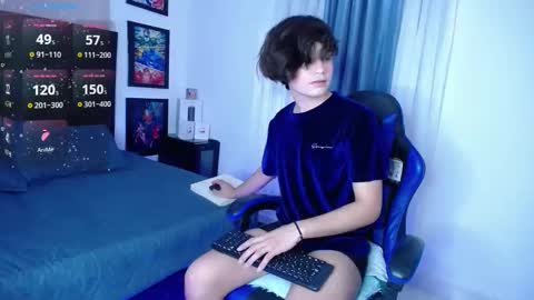 andy online show from October 28, 10:34 pm