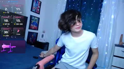 Snapshot of andyboy_19 chatting on February 11, 11:21 pm andy online show from February 11, 11:21 pm