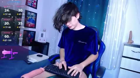 Snapshot of andyboy_19 chatting on March 6, 11:23 pm andy online show from March 6, 11:23 pm