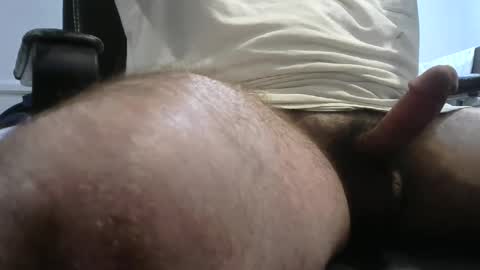 Snapshot of andychow381213 chatting on October 5, 1:37 am andychow381213 online show from October 5, 1:37 am