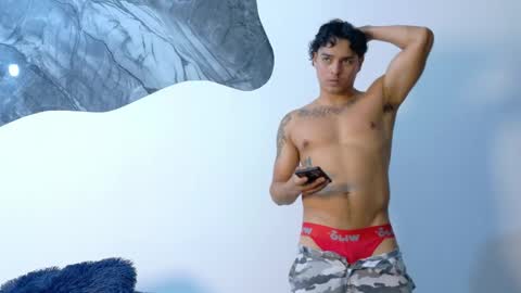andyhot__ online show from April 28, 11:48 am