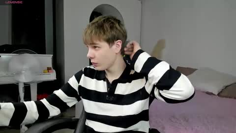 Mandy and Andy online show from November 29, 7:39 pm