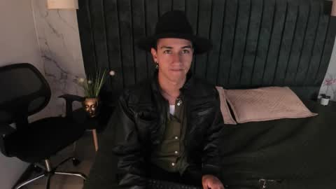 Andy Joy  online show from October 13, 11:10 am