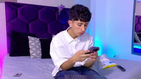 andyjustgame  online show from April 7, 4:24 am