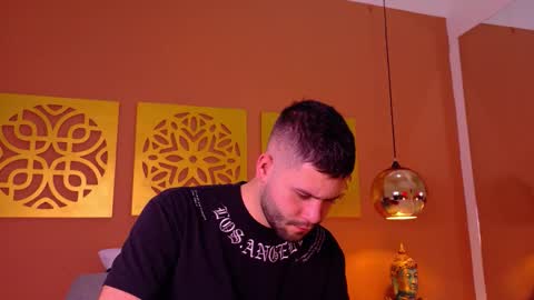 Snapshot of andyknoxx chatting on February 5, 3:33 am Andy online show from February 5, 3:33 am