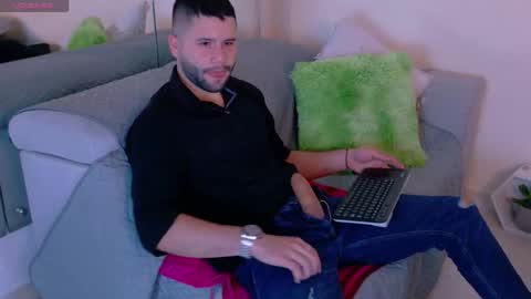 Snapshot of andyknoxx chatting on February 6, 5:12 am Andy online show from February 6, 5:12 am