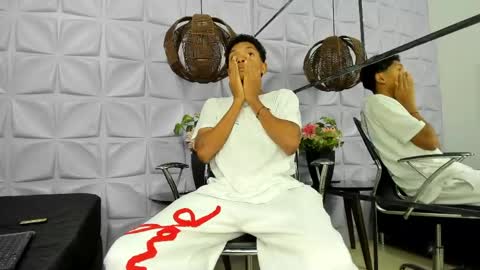 Snapshot of andysins chatting on April 14, 12:00 pm Andy online show from April 14, 12:00 pm