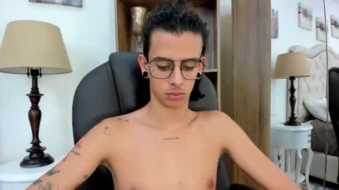 Snapshot of andyxibrat chatting on January 16, 12:14 am andyxibrat online show from January 16, 12:14 am