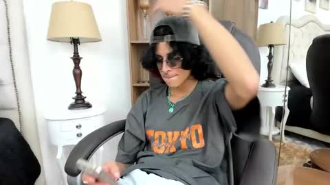 Snapshot of andyxibrat chatting on February 2, 8:07 pm andyxibrat online show from February 2, 8:07 pm