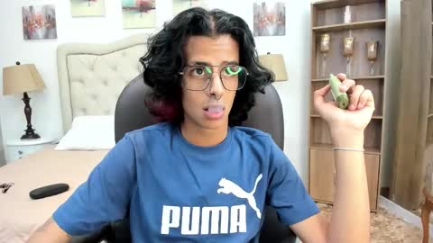 Snapshot of andyxibrat chatting on February 7, 7:17 pm andyxibrat online show from February 7, 7:17 pm