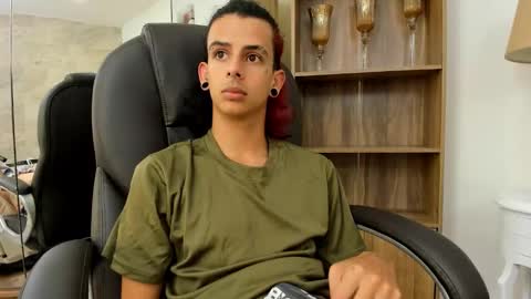 Snapshot of andyxibrat chatting on February 13, 11:45 pm andyxibrat online show from February 13, 11:45 pm