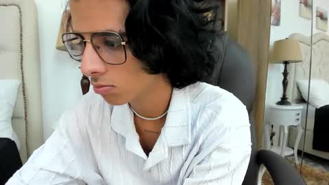 Snapshot of andyxibrat chatting on February 14, 6:59 pm andyxibrat online show from February 14, 6:59 pm