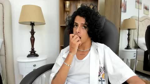 Snapshot of andyxibrat chatting on February 16, 6:59 pm andyxibrat online show from February 16, 6:59 pm