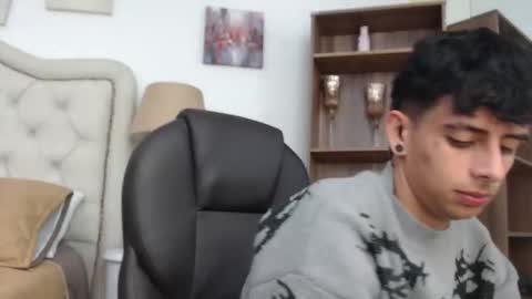 andyxibrat online show from April 8, 11:54 am